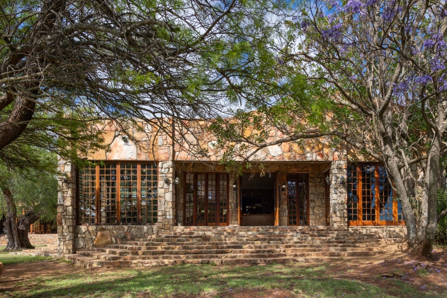 5 Bedroom Property for Sale in Uitenhage Rural Eastern Cape